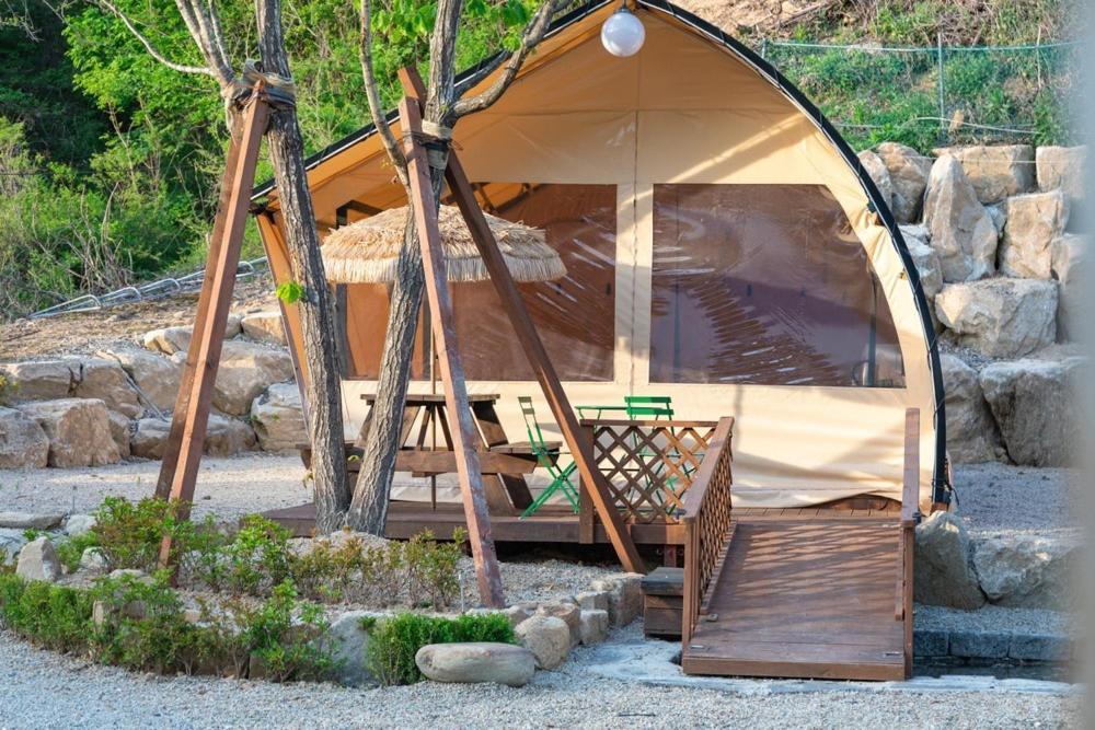 Hotel Inje Naerincheon Glamping Exterior foto