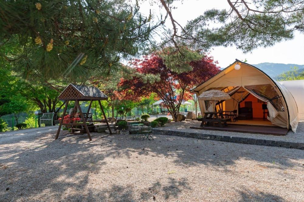 Hotel Inje Naerincheon Glamping Exterior foto