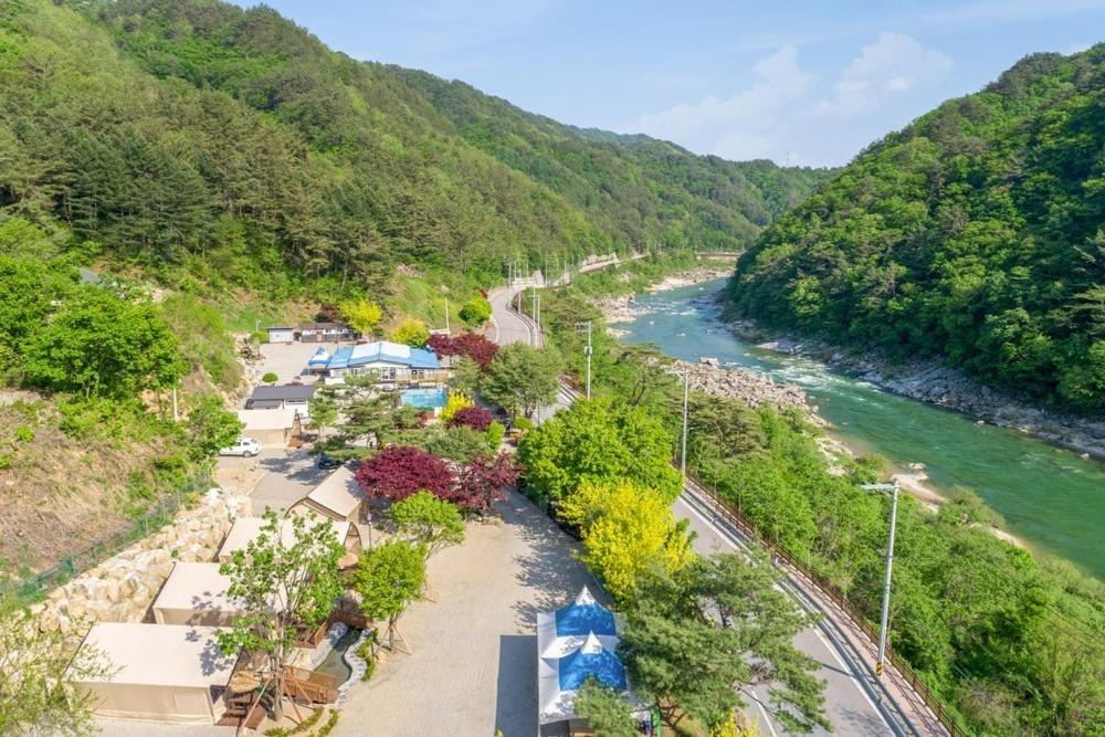 Hotel Inje Naerincheon Glamping Exterior foto